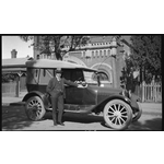 111588PD: Morris Gild and motor car, 1922