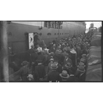 111946PD: Passengers disembarking, 1924?