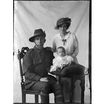 150084PD: J. McCallum and his family, 1914-1918
