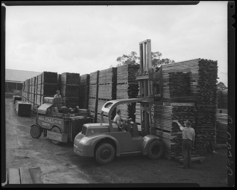 Douglas Jones Pty Ltd, timber and hardware merchants, door