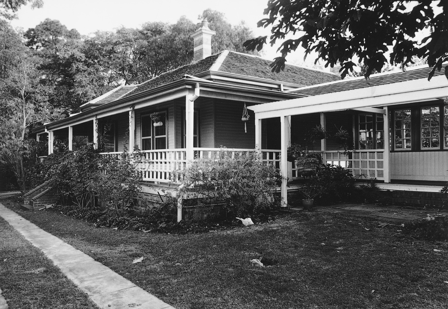 The Cliffe, 2 The Esplanade, Peppermint Grove [picture] State Library