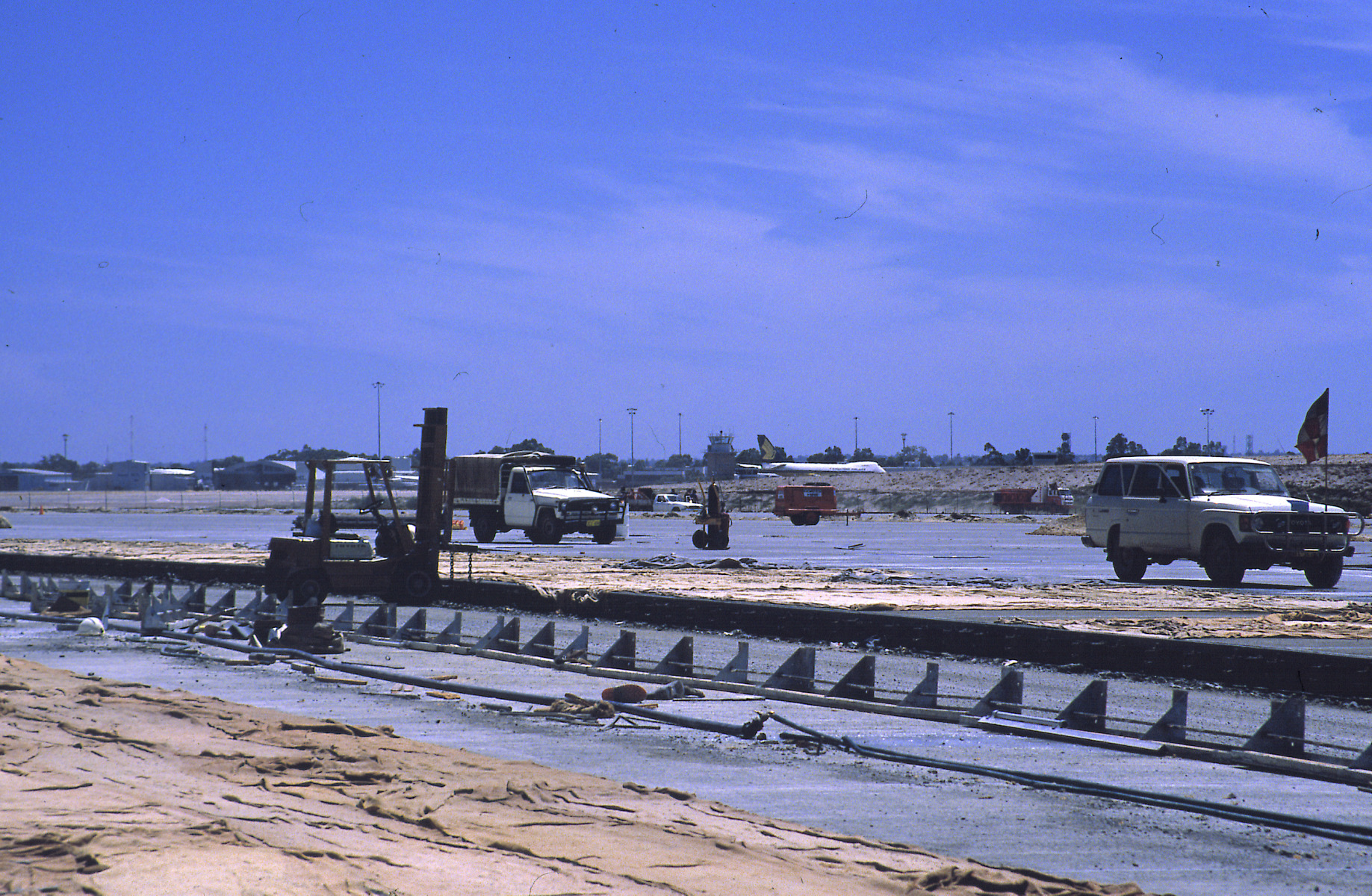 Perth International Airport under construction, 1985 [picture] - JPG 1.0 MB