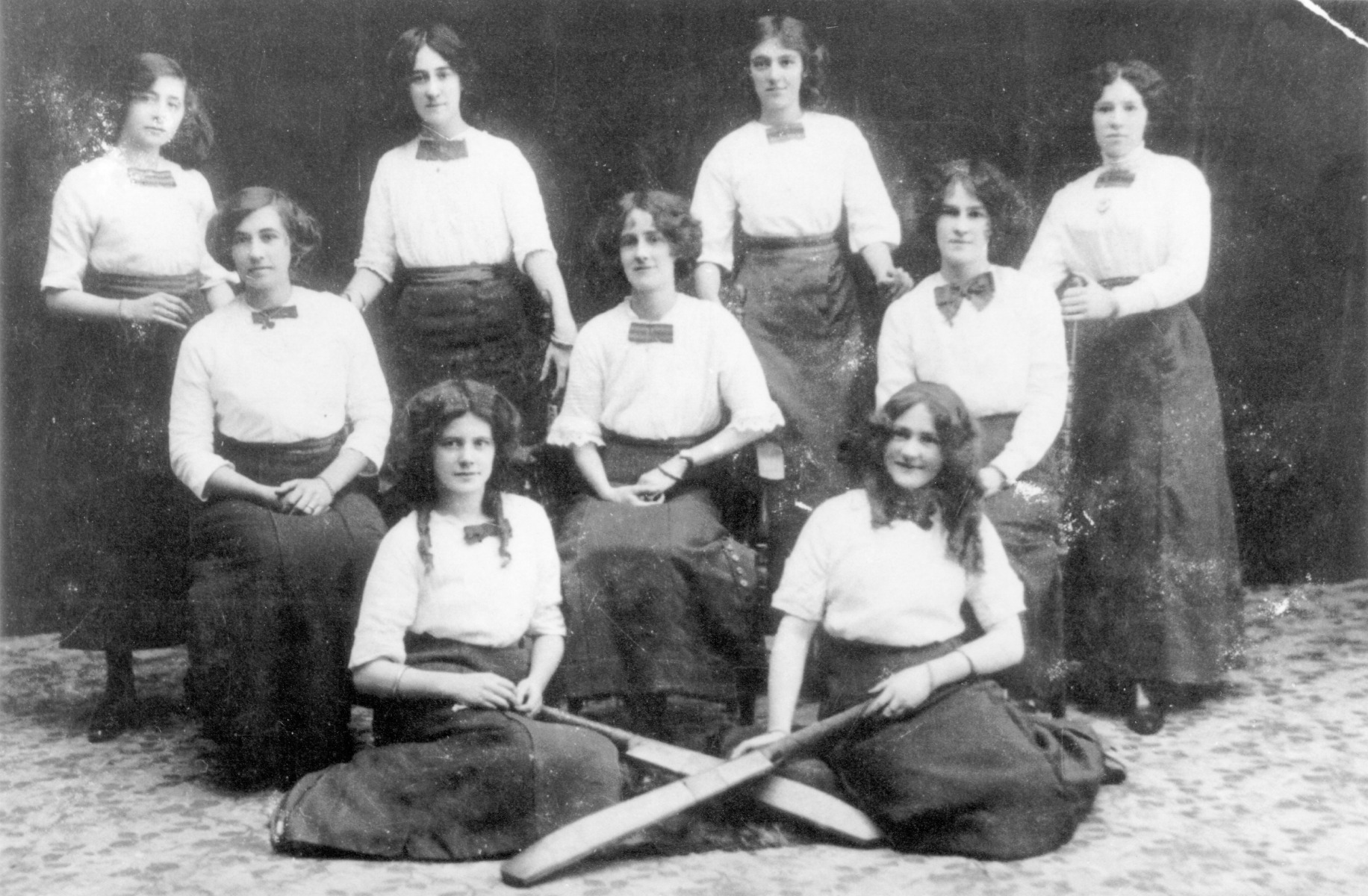 women-s-cricket-team-picture-state-library-of-western-australia