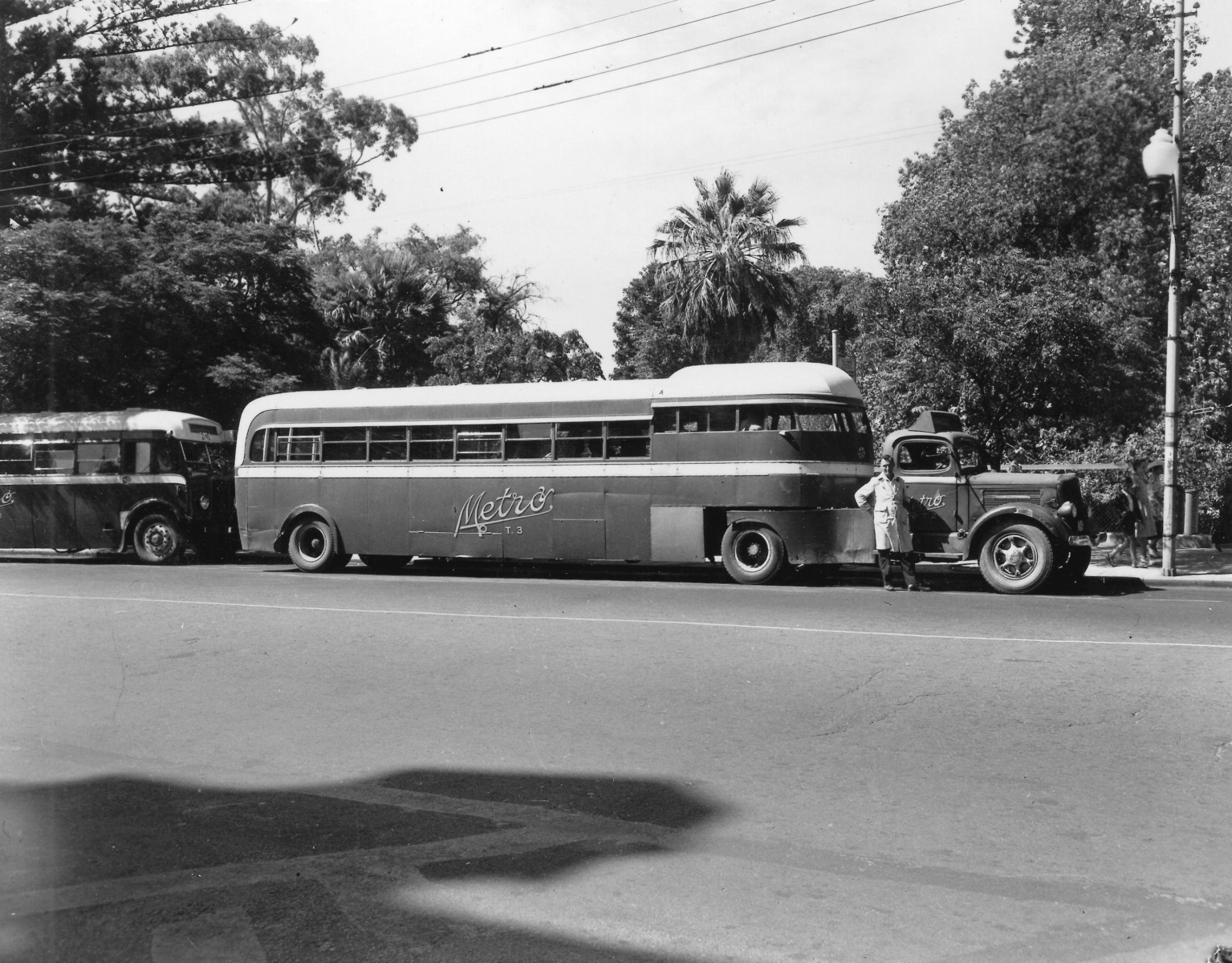 metro-buses-ltd-semi-trailer-bus-perth-picture-state-library-of