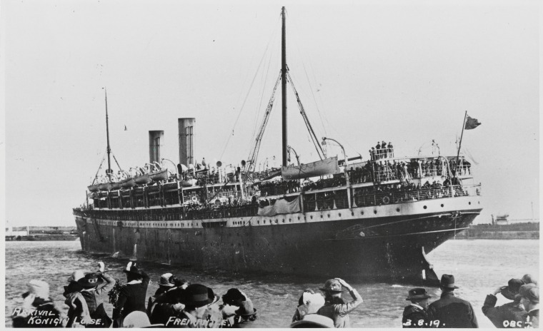 Troops return to Fremantle aboard the Konigin Luise, 3 August 1919 ...