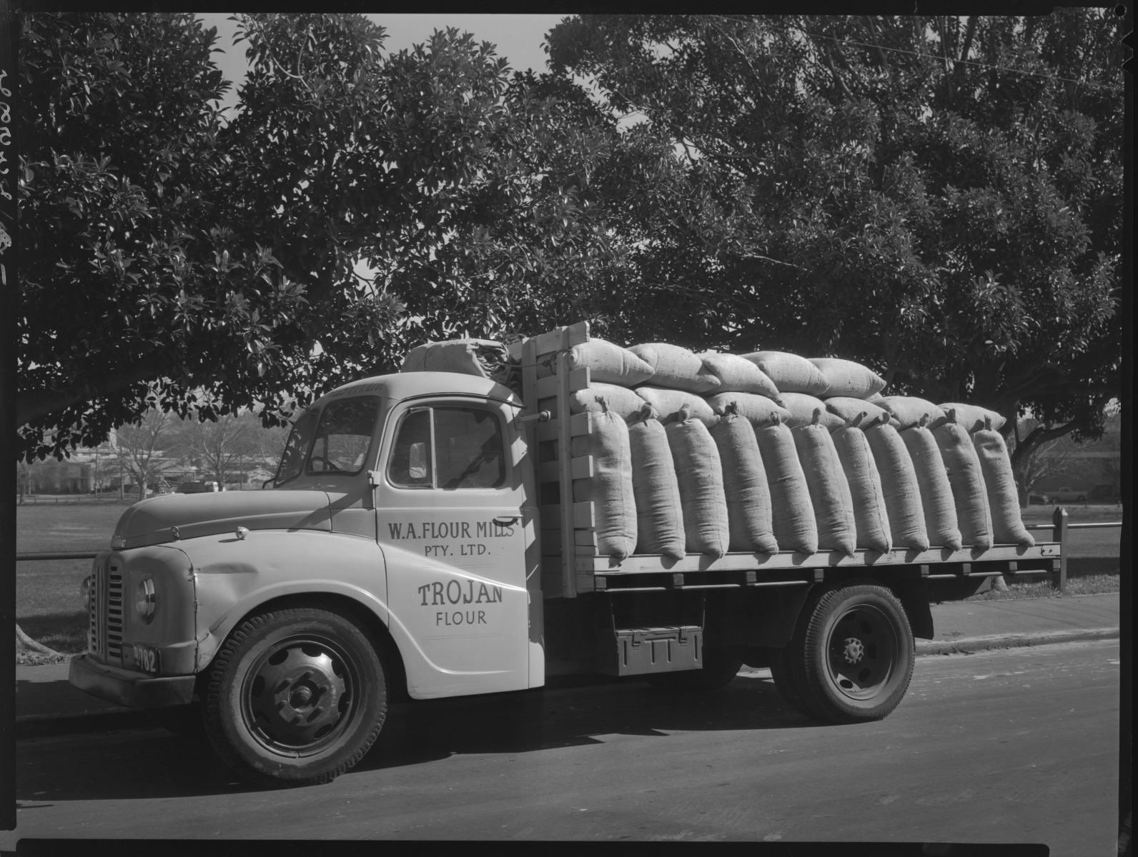 W.A. Flour Mills Pty. Ltd. truck loaded with Trojan flour JPG 465.0 KB