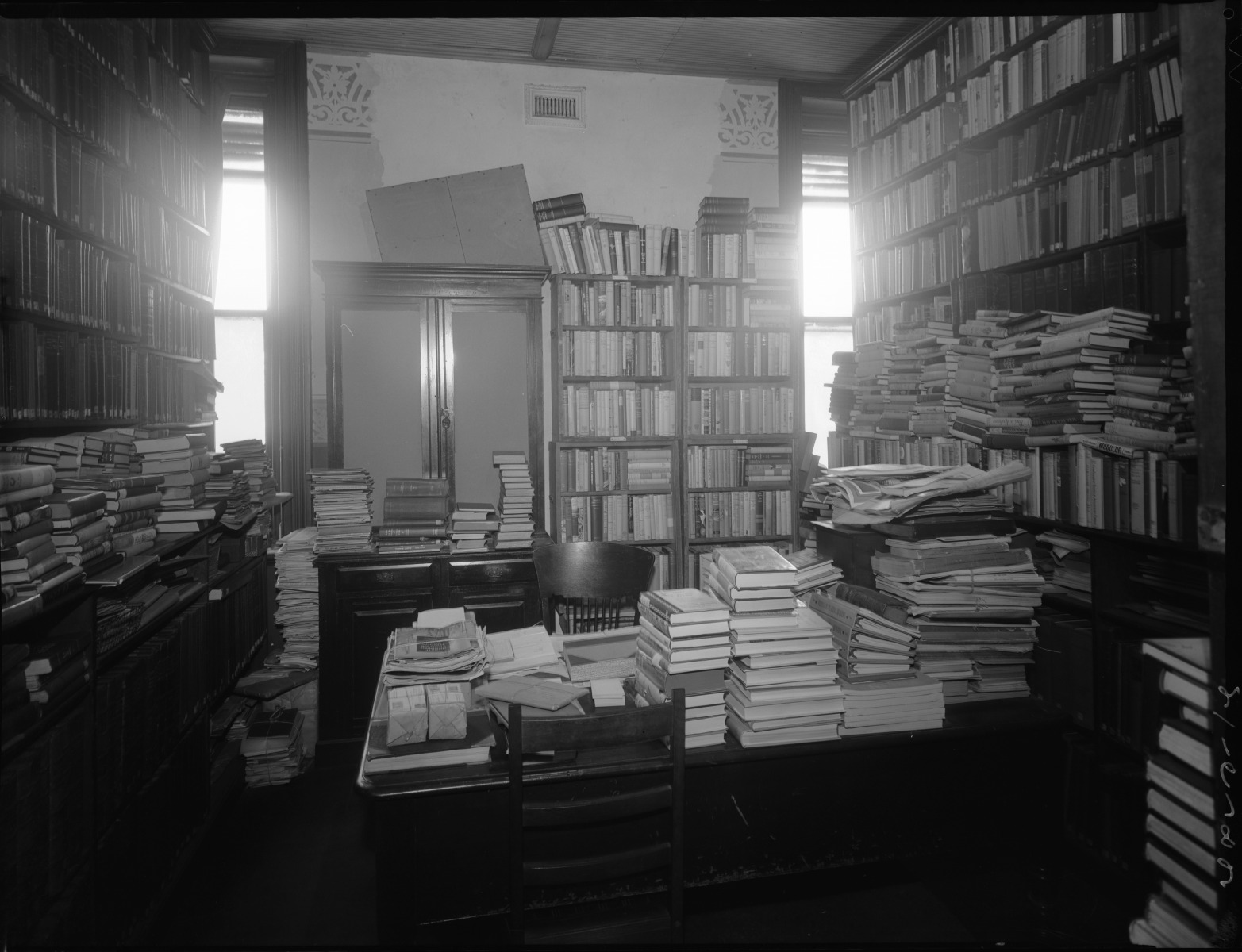 Inside The Public Library Of Western Australia Hackett Hall In James ...