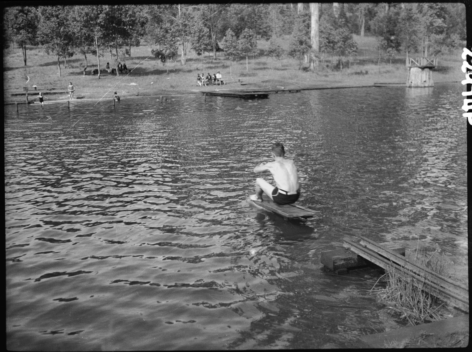 Summer fun at Pemberton swimming pool JPG 627.3 KB