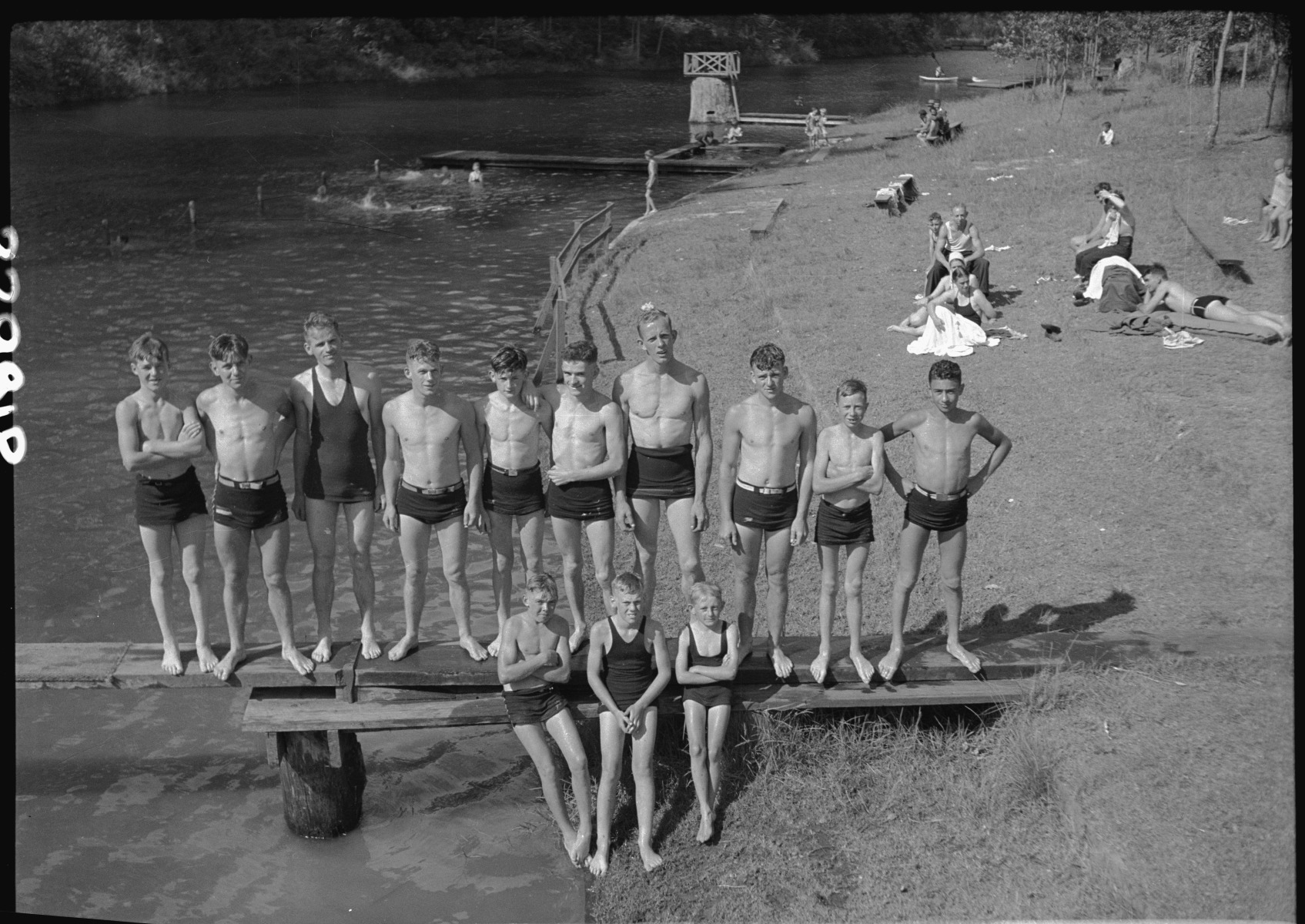 Summer fun at Pemberton swimming pool JPG 534.9 KB