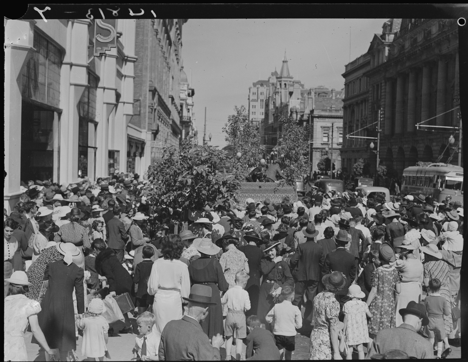 Foy & Gibsons Christmas pageant - State Library of Western Australia