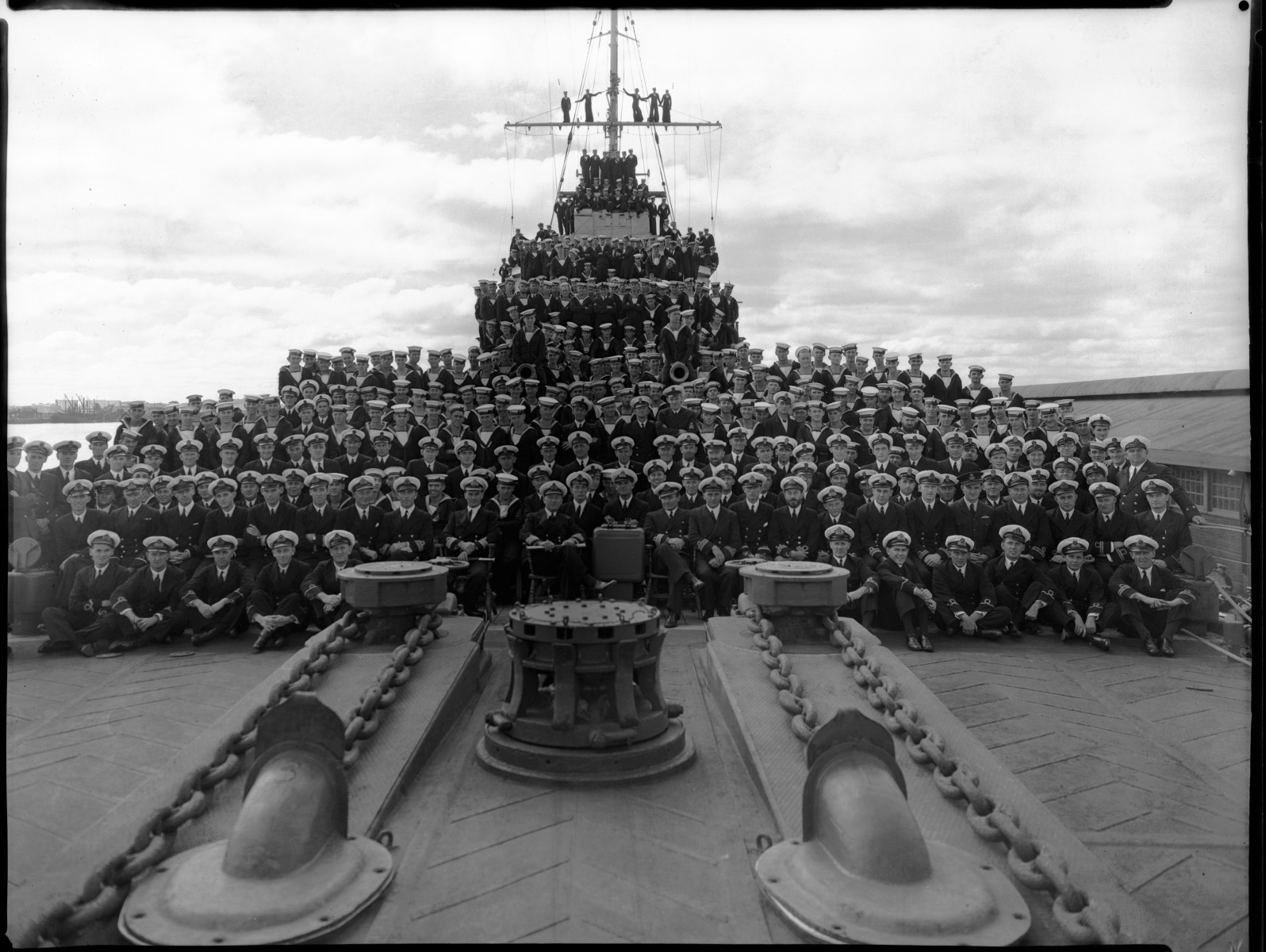 Crew of HMAS Perth, August 1941. - State Library of Western Australia