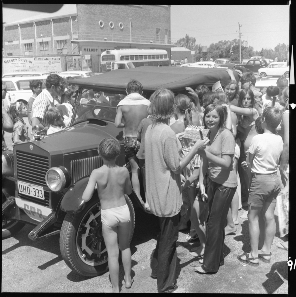 6PR Vintage Car Rally JPG 325.3 KB