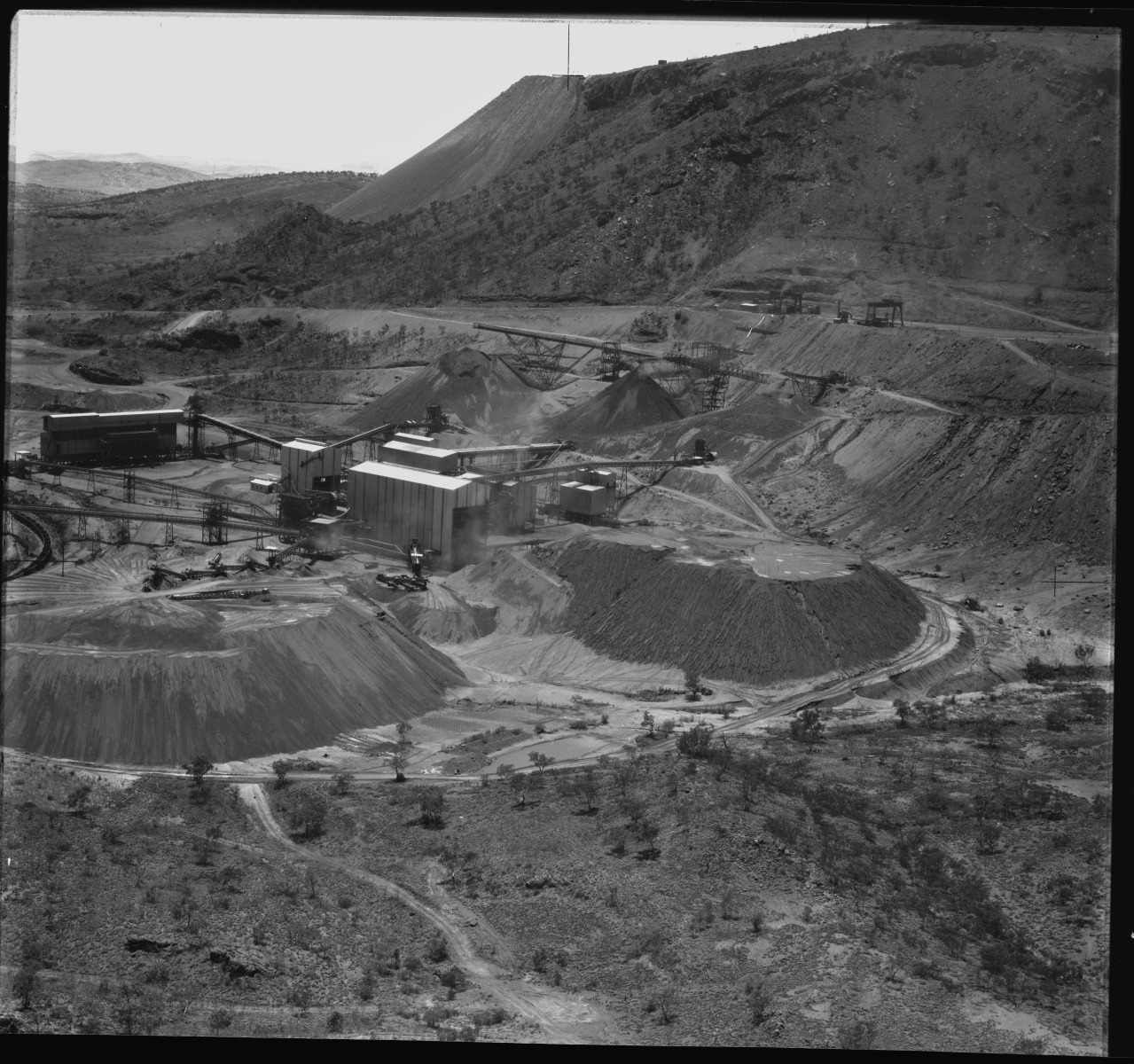 Aerial photographs of the iron mine at Mt Tom Price 10 Dec. 1971 ...