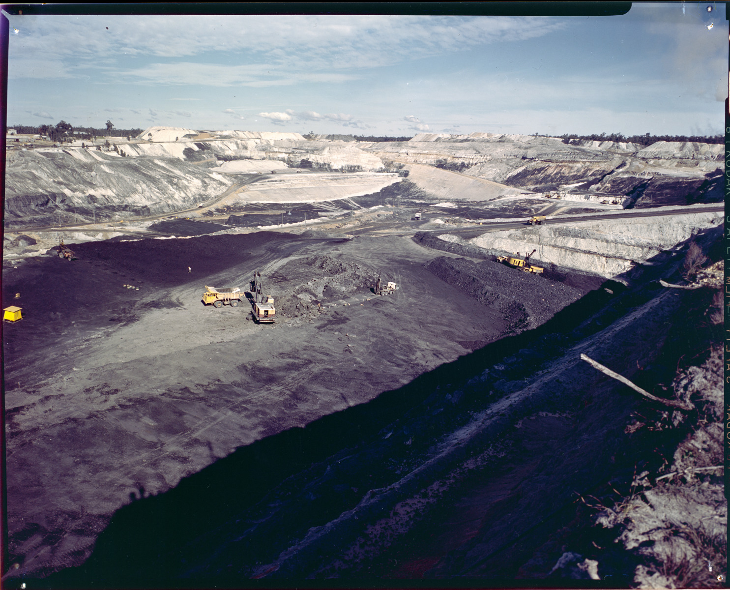 Muja Open Cut coal mine and the Muja Power Station 7 June 1972 - JPG ...
