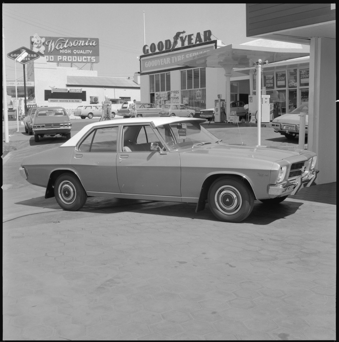 New model cars at Youngs Motors State Library of Western Australia