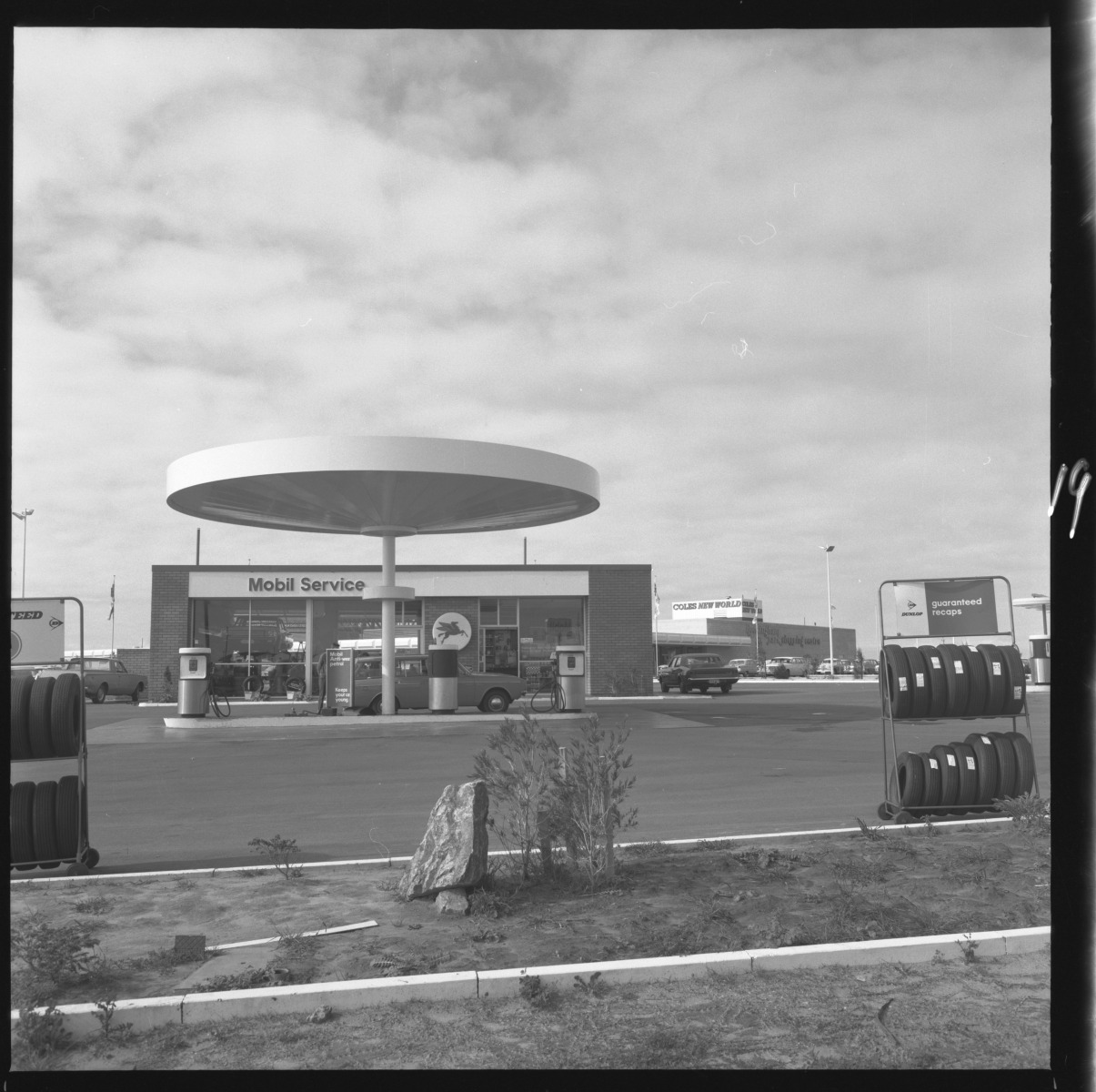 Mobil Rockingham Park Service Station JPG 262.5 KB