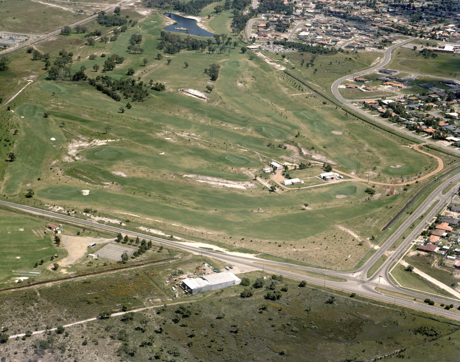 Aerial photographs of the Whaleback Golf Course Lynwood (later Parkwood ...