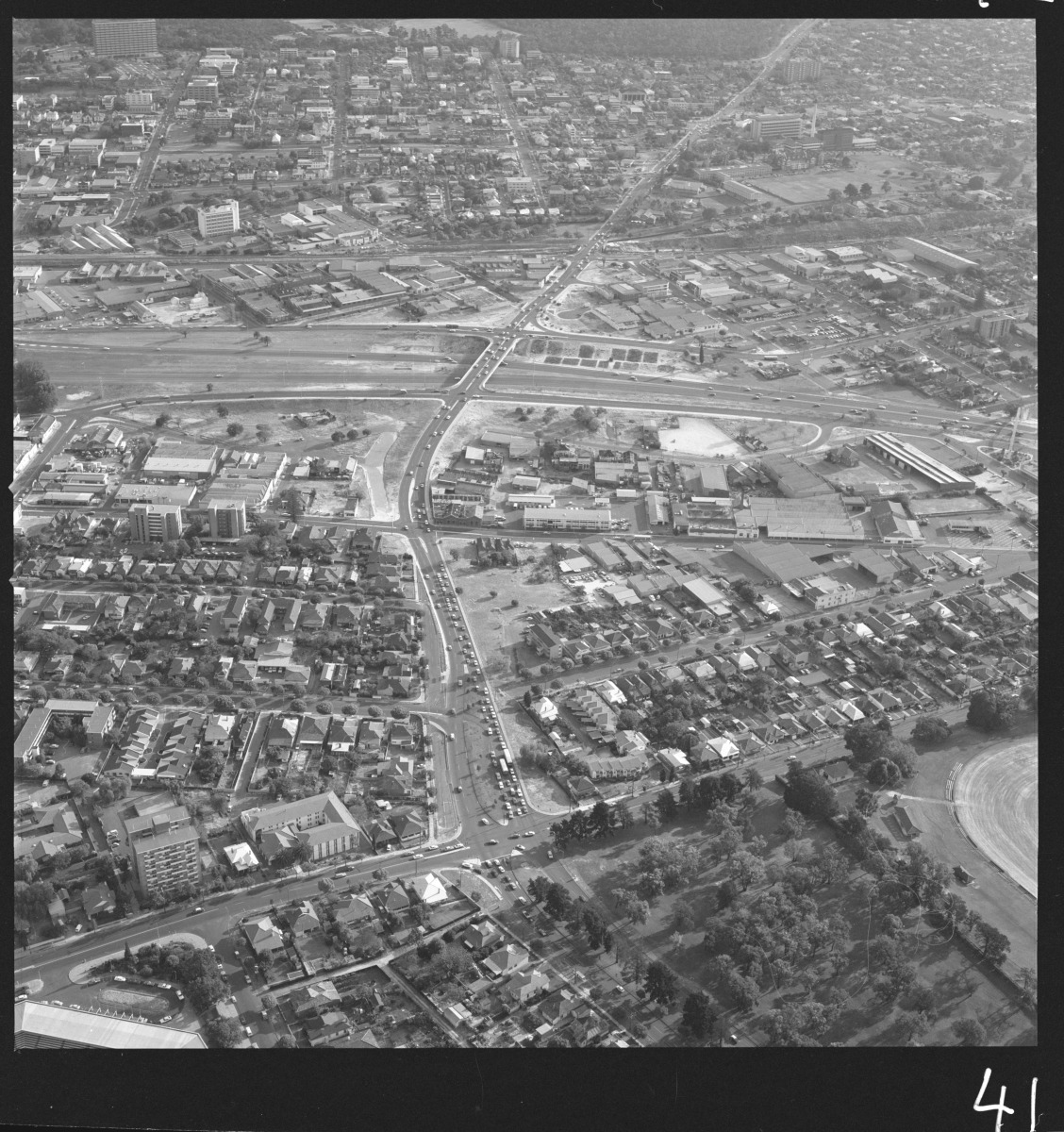 Loftus Street overpass Leederville - JPG 459.5 KB