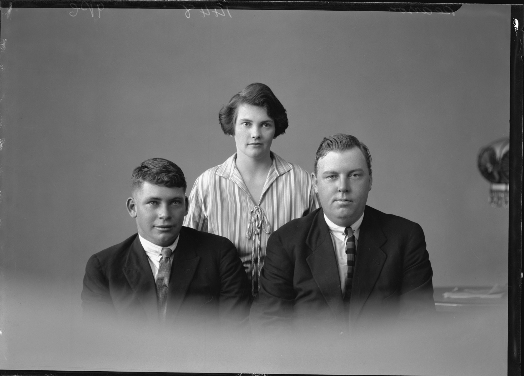 Studio portrait the Pearson family, Kalgoorlie State Library of Western Australia
