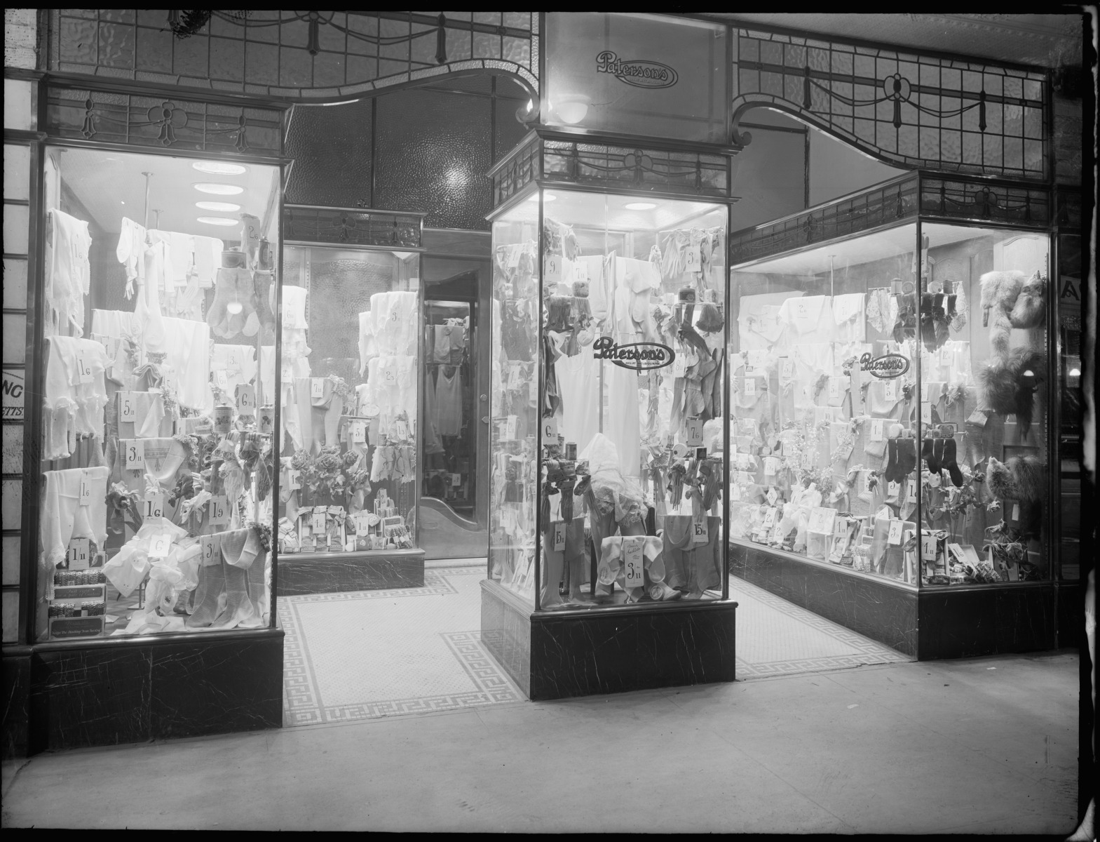 Paterson's Shop window display in Bayview Tce, Claremont State