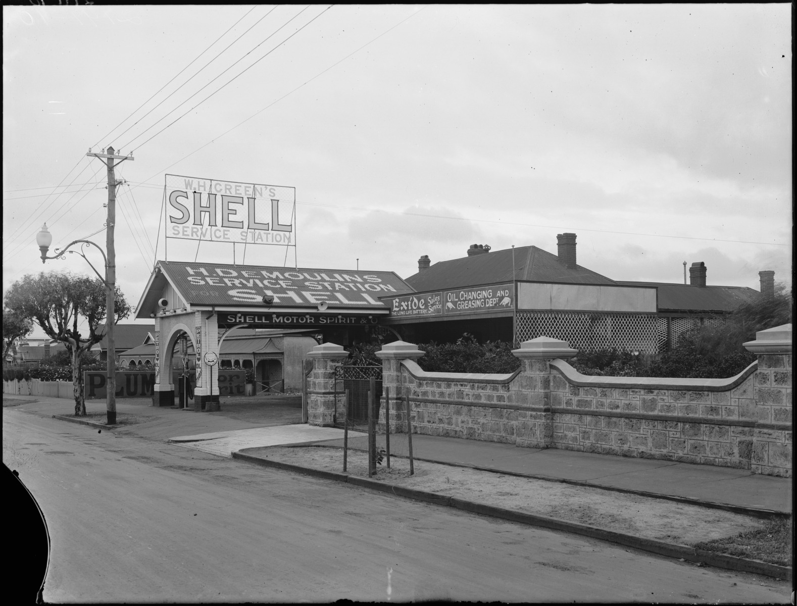 W. H. Green's Shell Service Station State Library of Western Australia