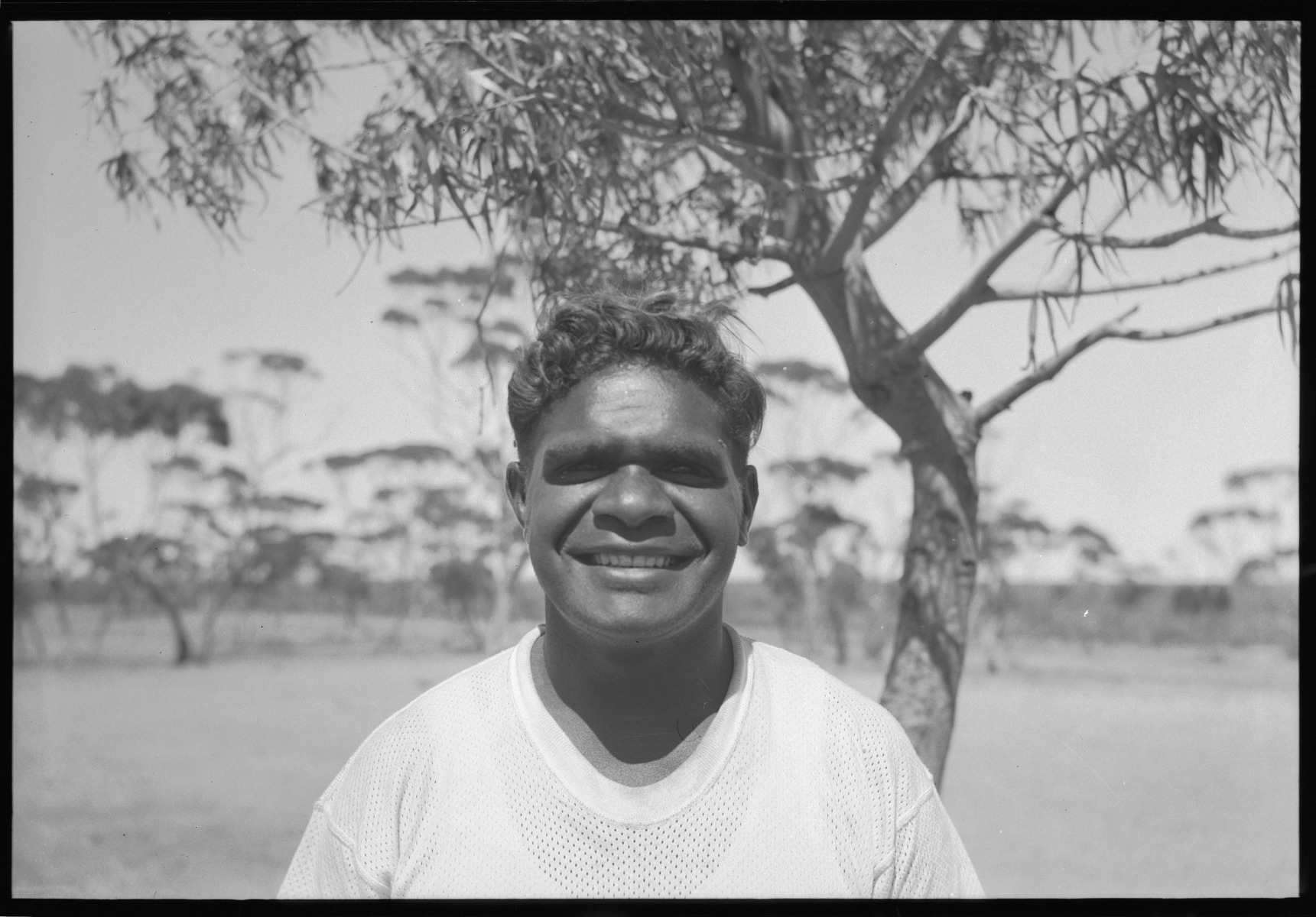 Donald Edwin Sinclair Don Sinclair at Cundeelee - JPG 380.4 KB