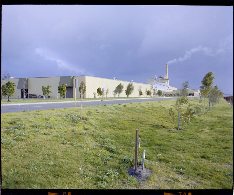 ACI glass bottle factory, 35 Baille Road, Canning Vale, 10 August 1981 ...