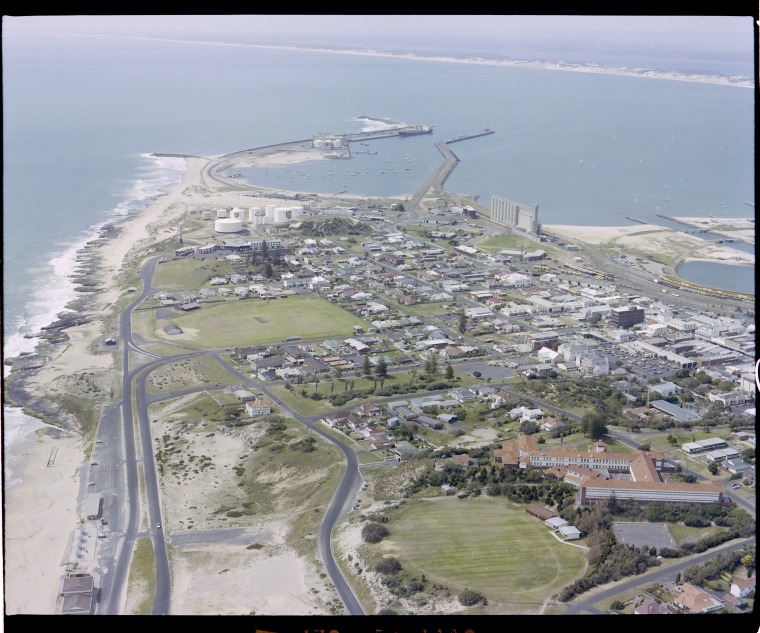 Aerial photographs of Bunbury and Port, 13 October 1981 - JPG 153.3 KB