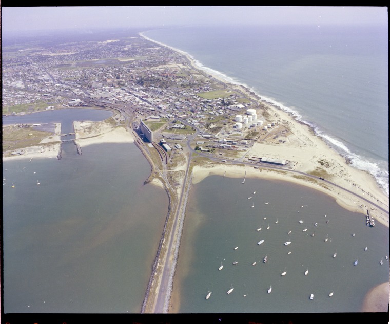 Aerial photographs of Bunbury and Port, 13 October 1981 - JPG 114.6 KB