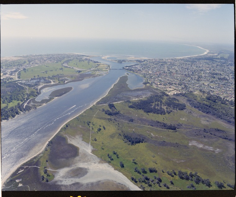 Aerial photographs of Bunbury and Port, 13 October 1981 - JPG 139.8 KB