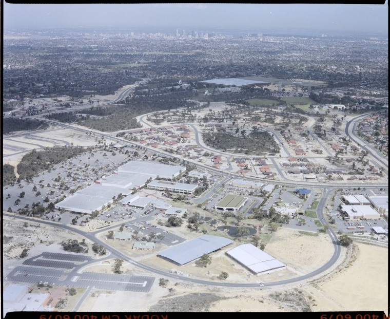 Aerial photographs of Mirrabooka Square, 9 September 1986 - JPG 171.2 KB