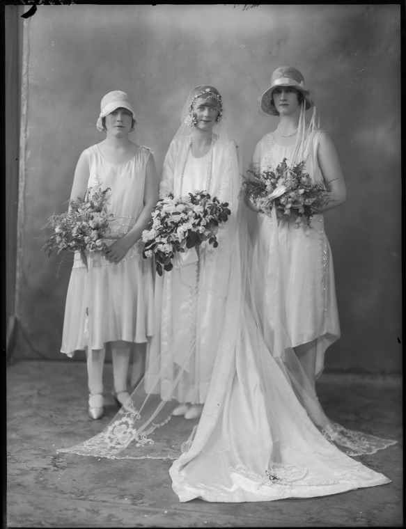 Wedding party of Mr Gilbert Anderson and Mrs Winifred Anderson nee ...