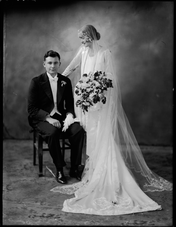 Wedding party of Mr Gilbert Anderson and Mrs Winifred Anderson nee ...