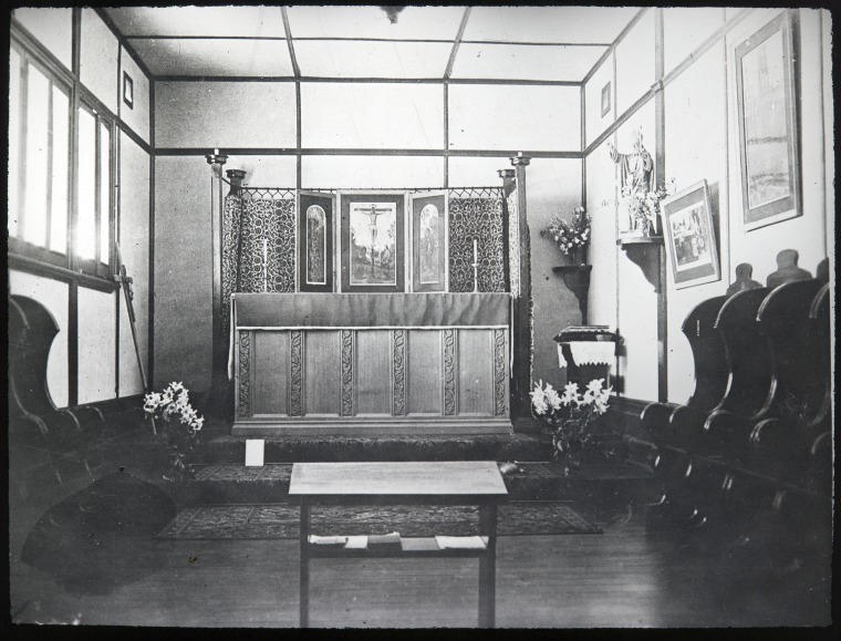 Chapel of St Boniface, House of Grace, Williams and nativity scene