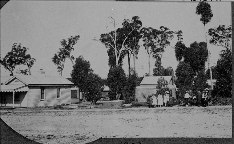 White house, Collie. - State Library of Western Australia