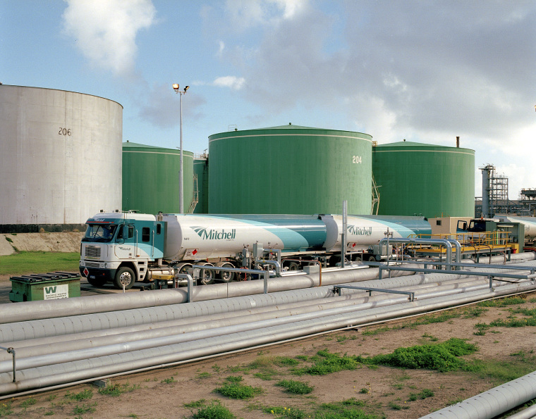 Mitchell Corp crude oil tanker truck and trailer at Hovea oil ...