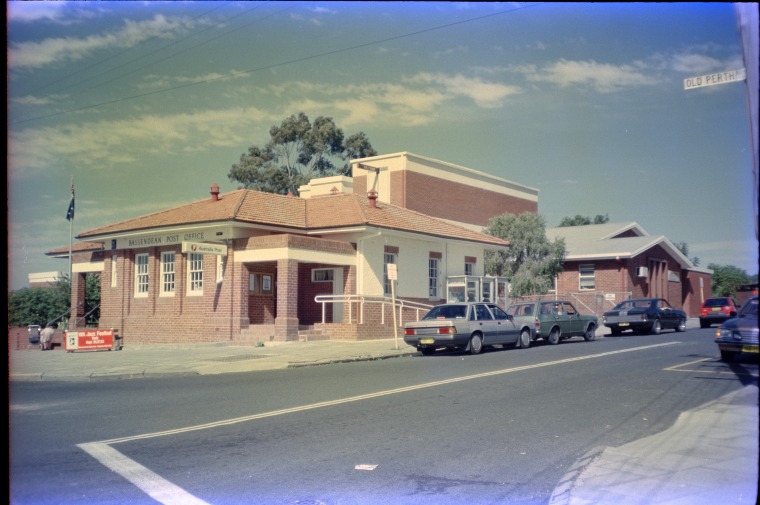 Old Perth Road, Bassendean, August 1987. State Library of Western