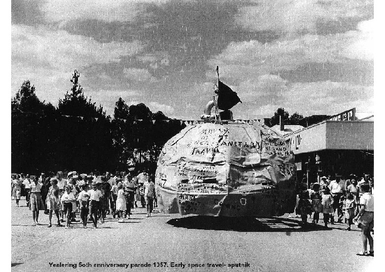 YEF4: Anniversary parade 1957, Early space travel - sputnik