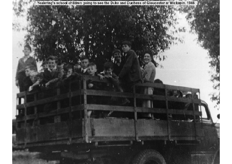 YS16: Yealering's school children going to see the Duke and Duchess of Gloucester at Wickepin, 1946