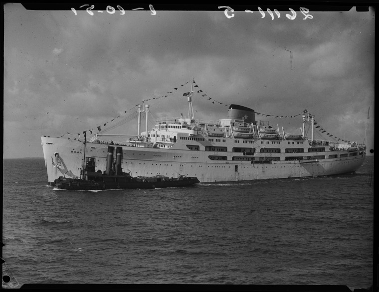 Ss Roma The passenger ship Roma arriving at Fremantle, 1 October 1951. - JPG ...