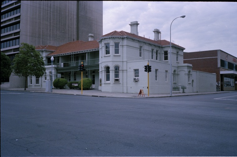 St George's Terrace, Perth : part two. - JPG 89.3 KB