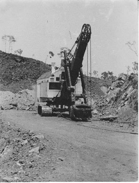 BA2606/2: A stationary grab, Cockatoo Island