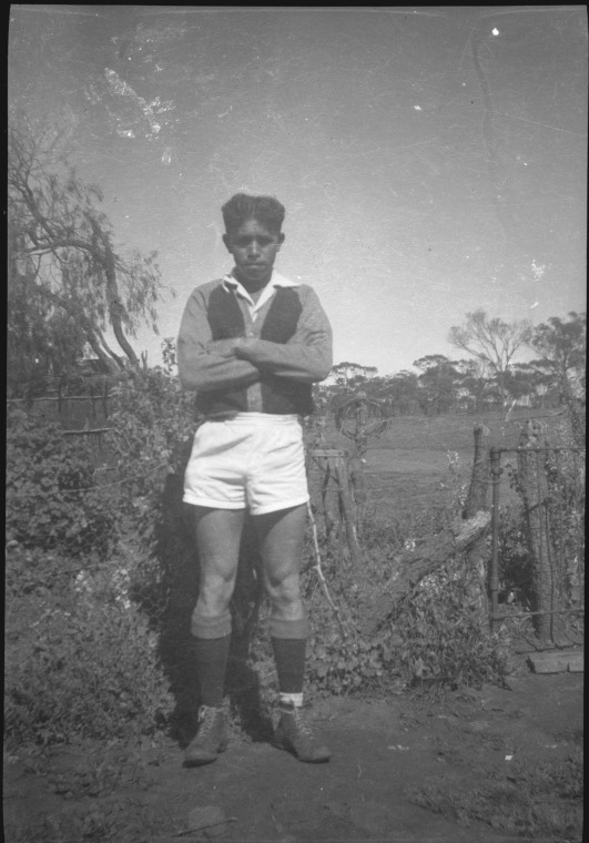 playing-football-at-the-goomalling-native-reserve-state-library-of