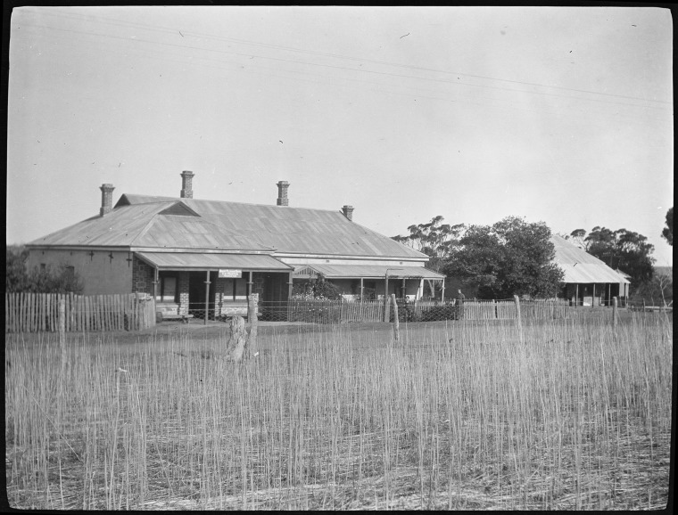 Mount Pleasant Hotel, Arthur River. - JPG 125.3 KB