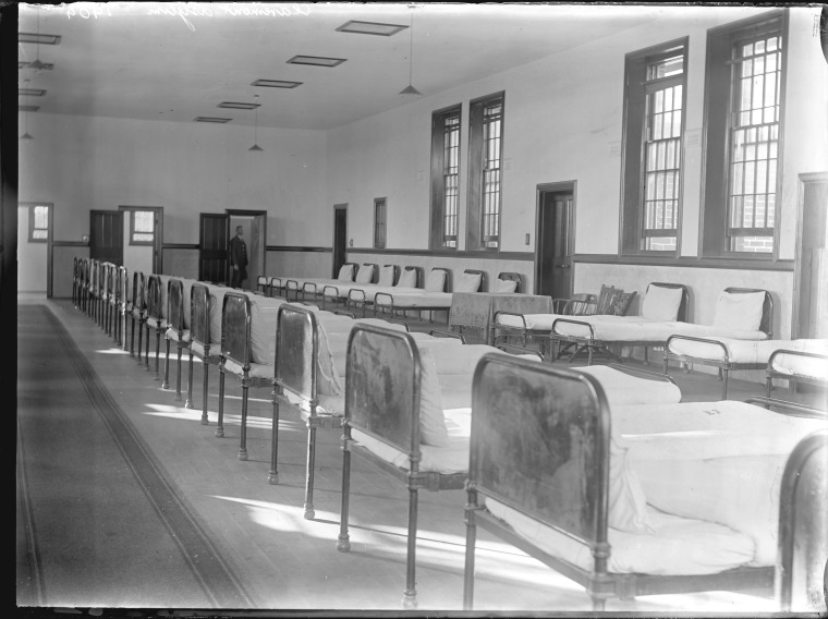 Interior of Claremont Asylum for the Insane, 22 August 1909. - JPG 91.9 KB