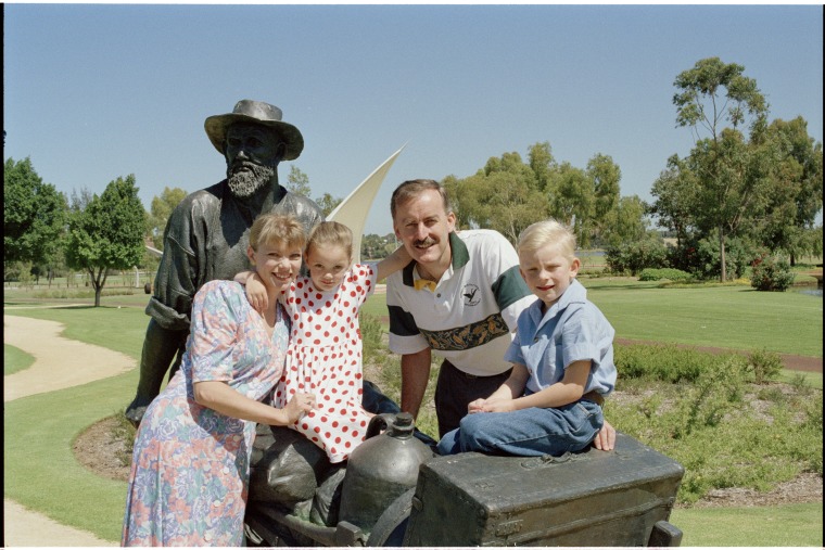 The Wishart family at the statue of Paddy Hannan on the Burswood Park Golf Course, 22 November