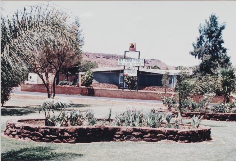 Mt Tom Price Motor Hotel in Tom Price, October 1977. State Library of