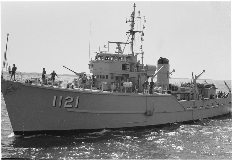 HMAS Curlew visits Dampier 1315 June 1975. State Library of Western