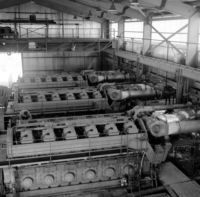 Mirrlees diesel engines in the Tom Price power station. - JPG 155.4 KB