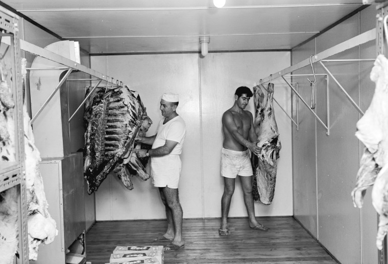 Mt Tom Price construction camp. State Library of Western Australia